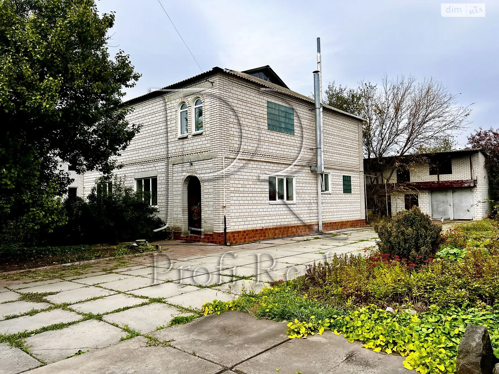 Продается дом на 2 этажа 213.8 кв. м с верандой, цена: 65000 $ - фото 1