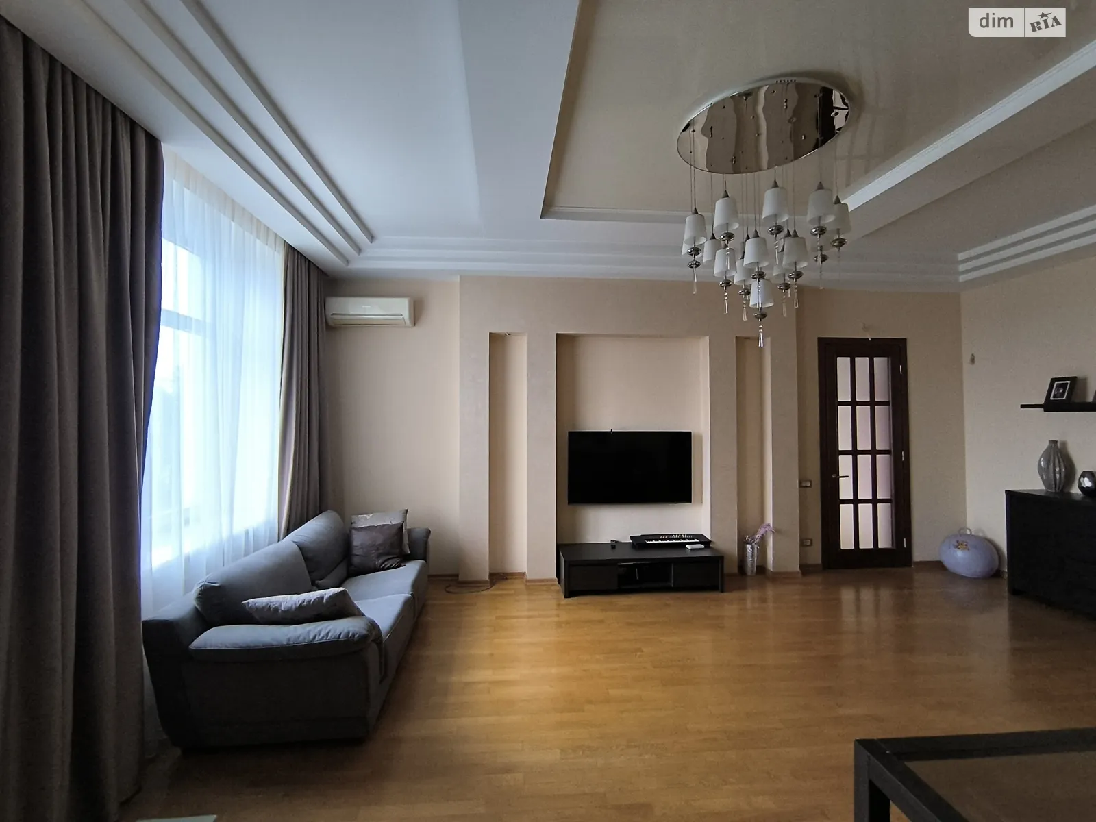 Продается 3-комнатная квартира 135 кв. м в Одессе, ул. Довженко, 4 - фото 1