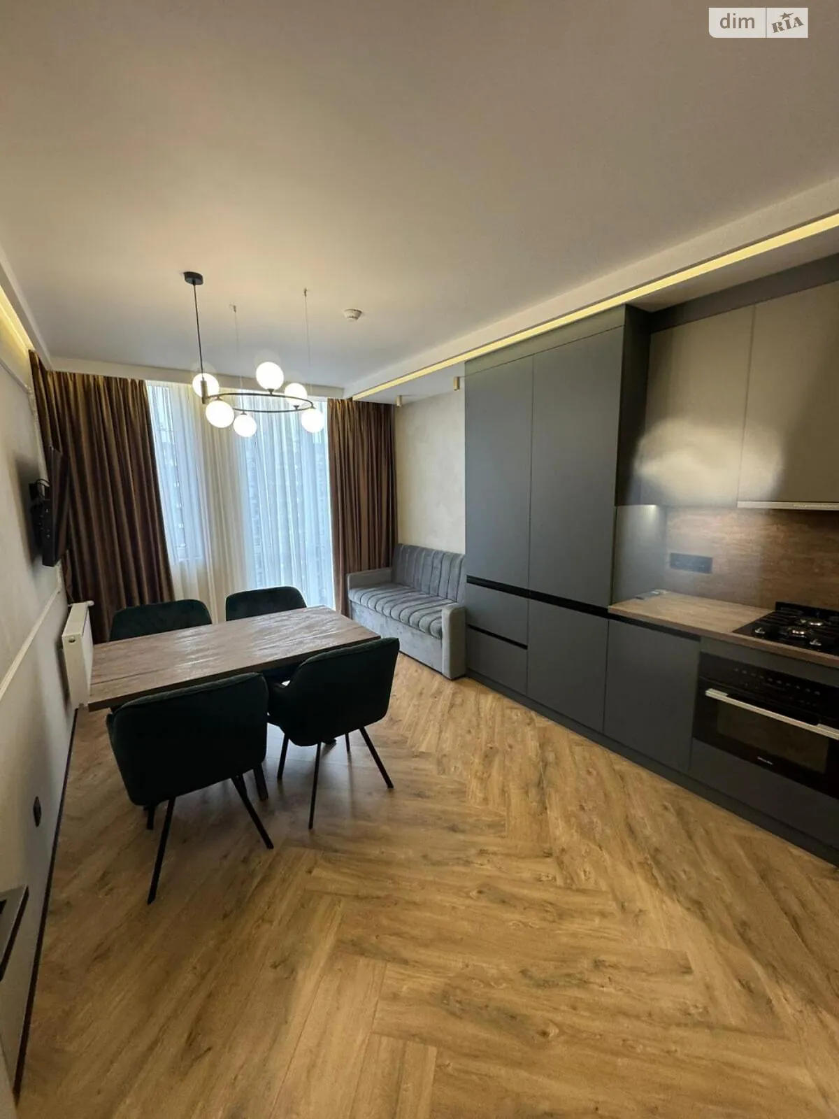 Продается 1-комнатная квартира 42 кв. м в Львове, ул. Малоголоскивская - фото 1