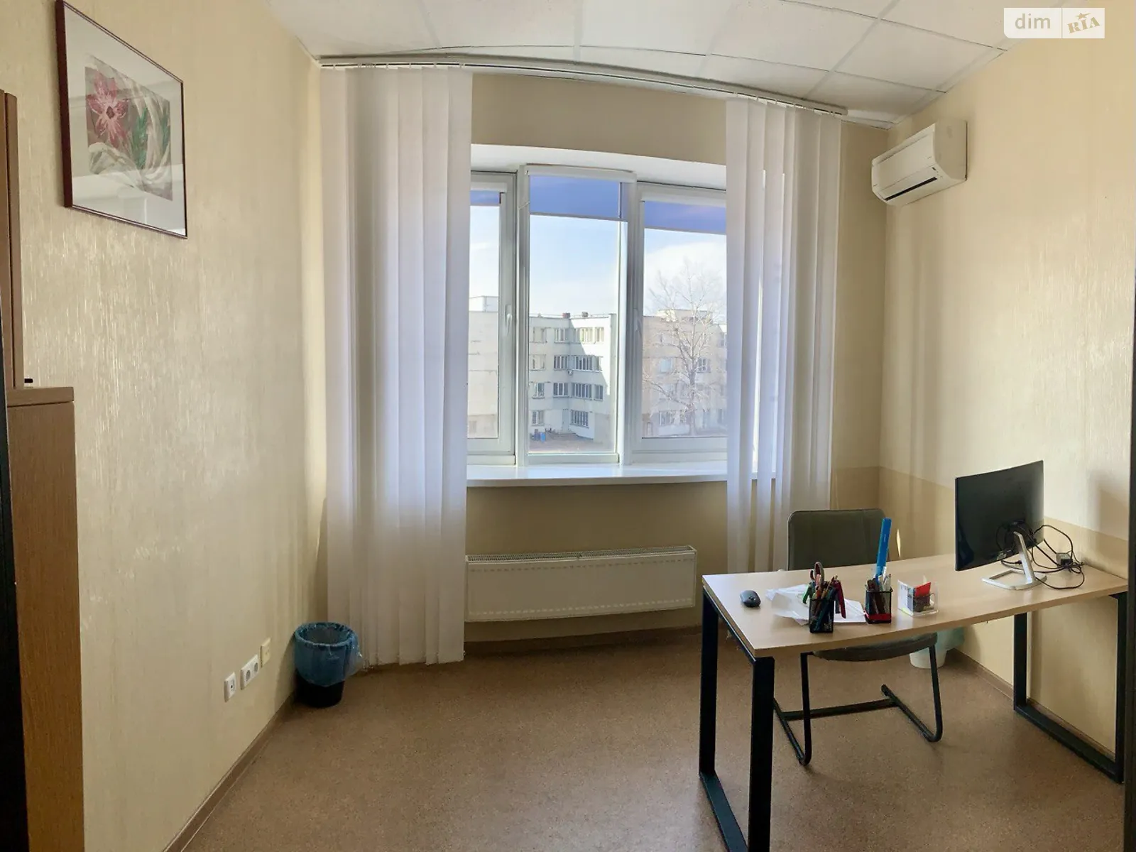 Сдается в аренду офис 18 кв. м в бизнес-центре, цена: 13500 грн - фото 1