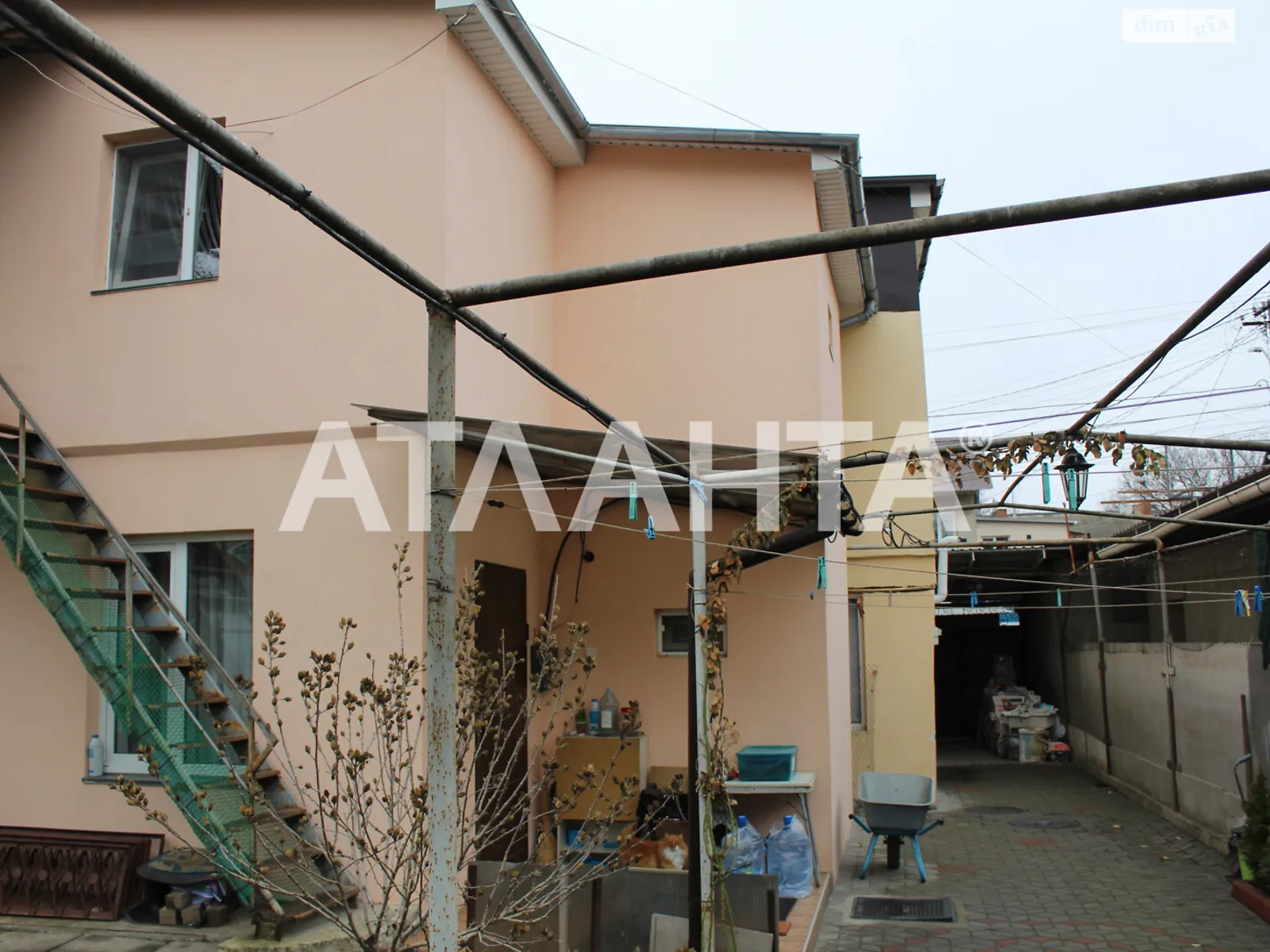 Продается дом на 2 этажа 132 кв. м с садом, цена: 62000 $ - фото 1