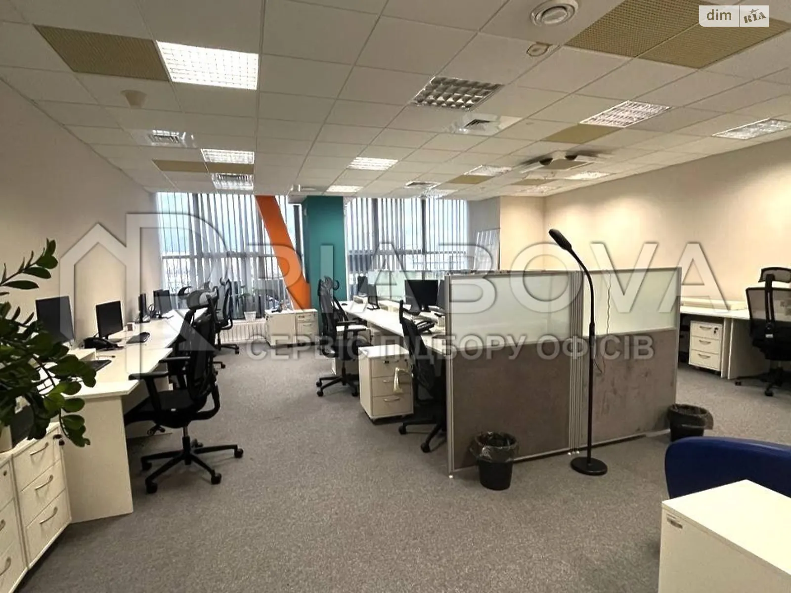 Здається в оренду офіс 361.8 кв. м в бізнес-центрі, цена: 4775 $ - фото 1
