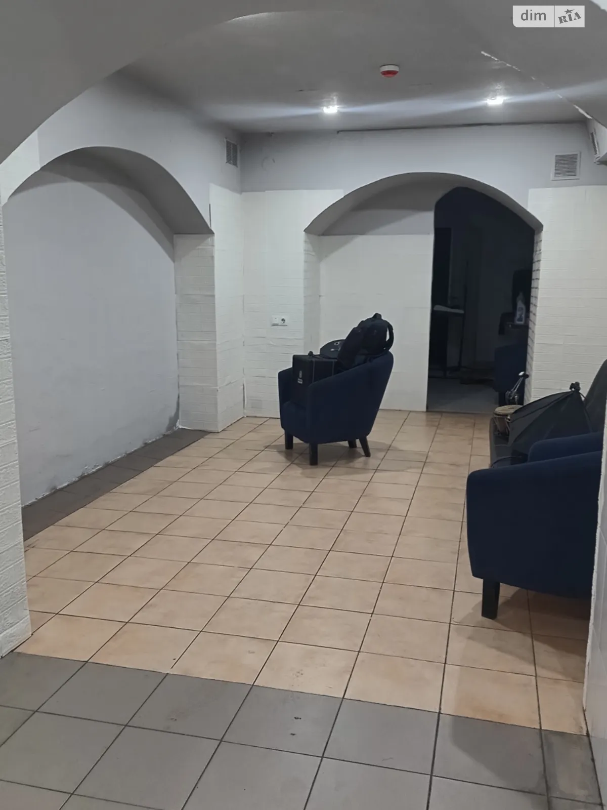 Сдается в аренду помещения свободного назначения 160 кв. м в 2-этажном здании, цена: 24000 грн - фото 1
