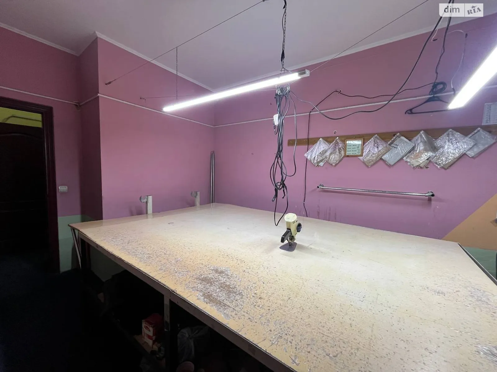 Продается объект сферы услуг 64.4 кв. м в 4-этажном здании, цена: 57000 $ - фото 1