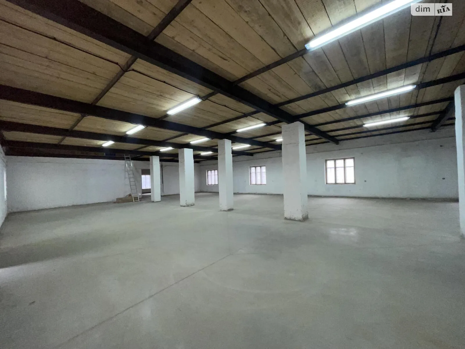 Сдается в аренду помещения свободного назначения 700 кв. м в 2-этажном здании, цена: 40000 грн - фото 1