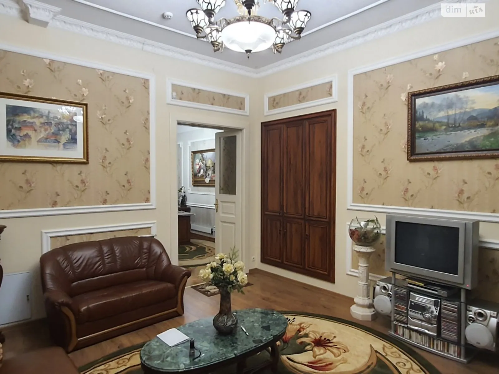 Продается офис 80 кв. м в бизнес-центре, цена: 105000 € - фото 1