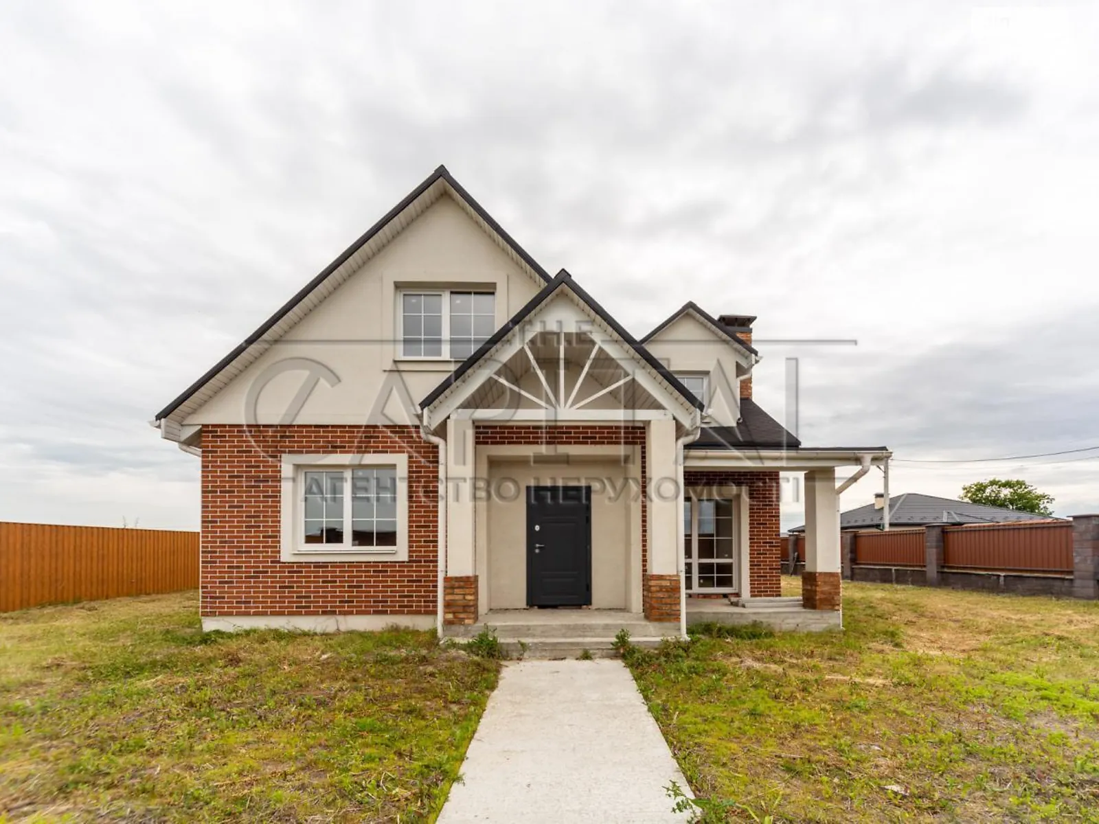 Продается дом на 2 этажа 161.8 кв. м с садом, цена: 115000 $ - фото 1