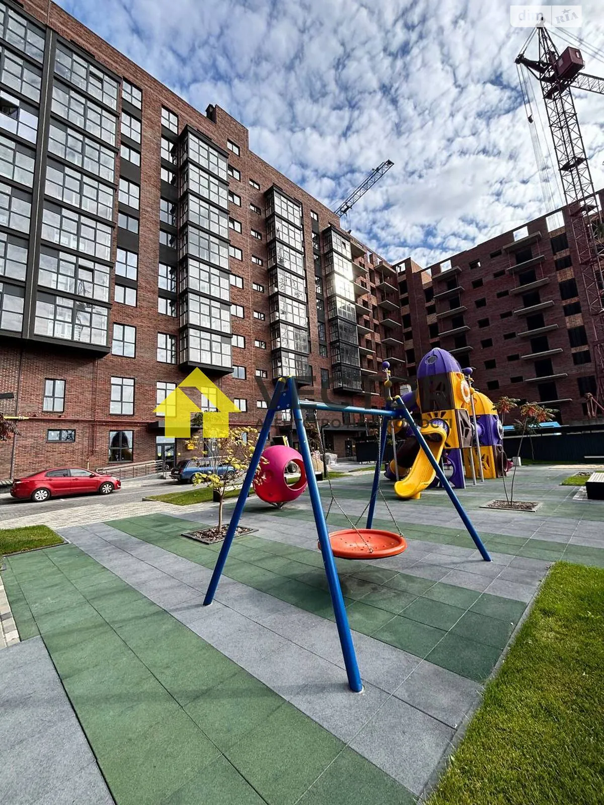 Продается 3-комнатная квартира 121 кв. м в Полтаве, ул. Великотырновская, 9А/1 - фото 1