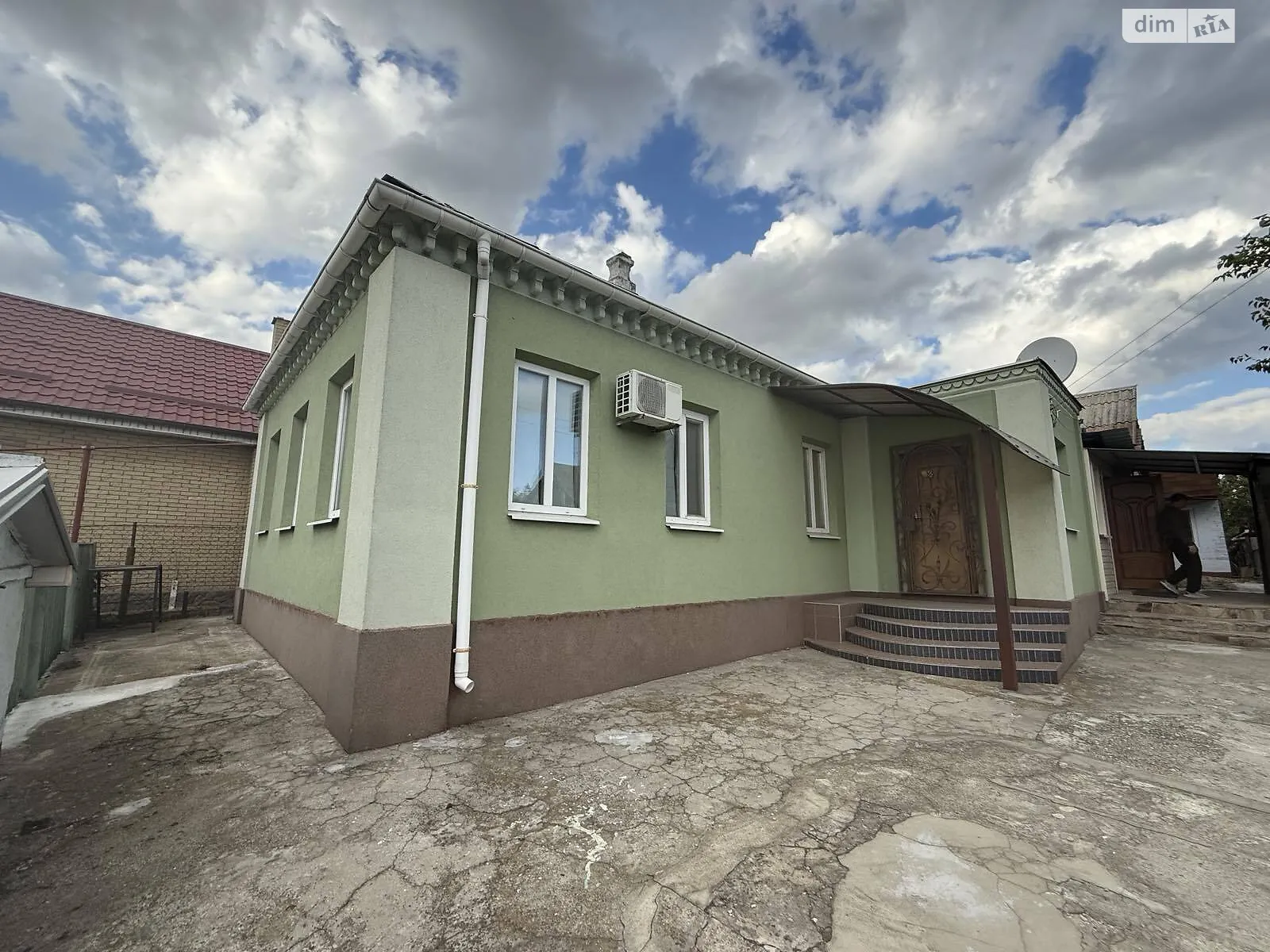 Продается одноэтажный дом 100.5 кв. м с бассейном, цена: 79000 $ - фото 1
