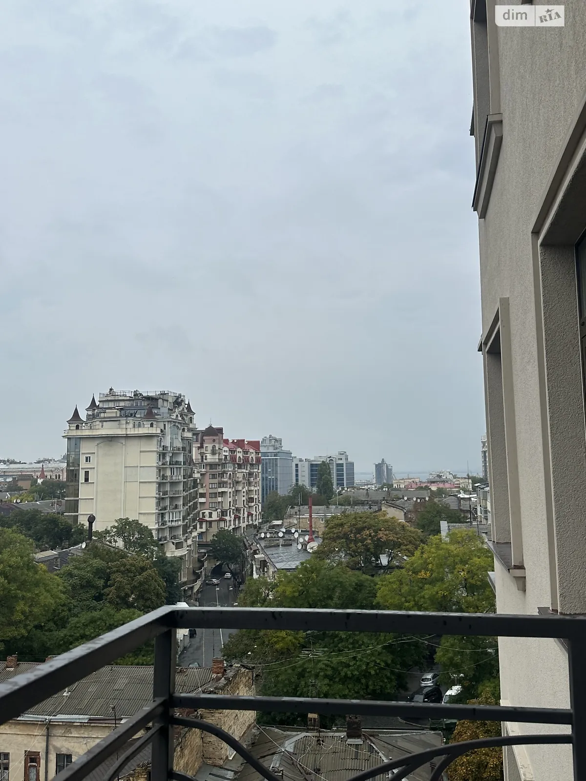 Продается 1-комнатная квартира 42 кв. м в Одессе, ул. Карантинная, 22 - фото 1