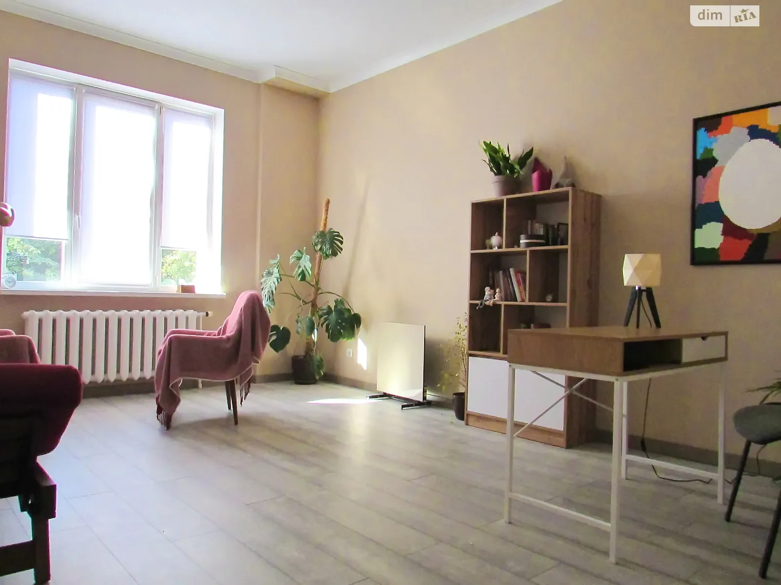 Продается офис 116 кв. м в бизнес-центре, цена: 330000 $ - фото 1
