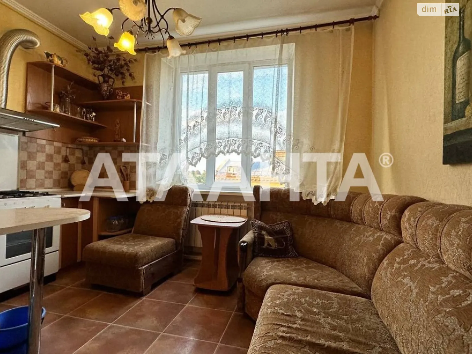 Продається 1-кімнатна квартира 40 кв. м у Одесі, вул. Новосельського - фото 1