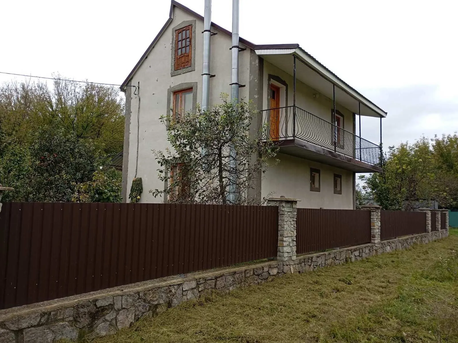 Продается дом на 2 этажа 100 кв. м с подвалом, цена: 44999 $ - фото 1