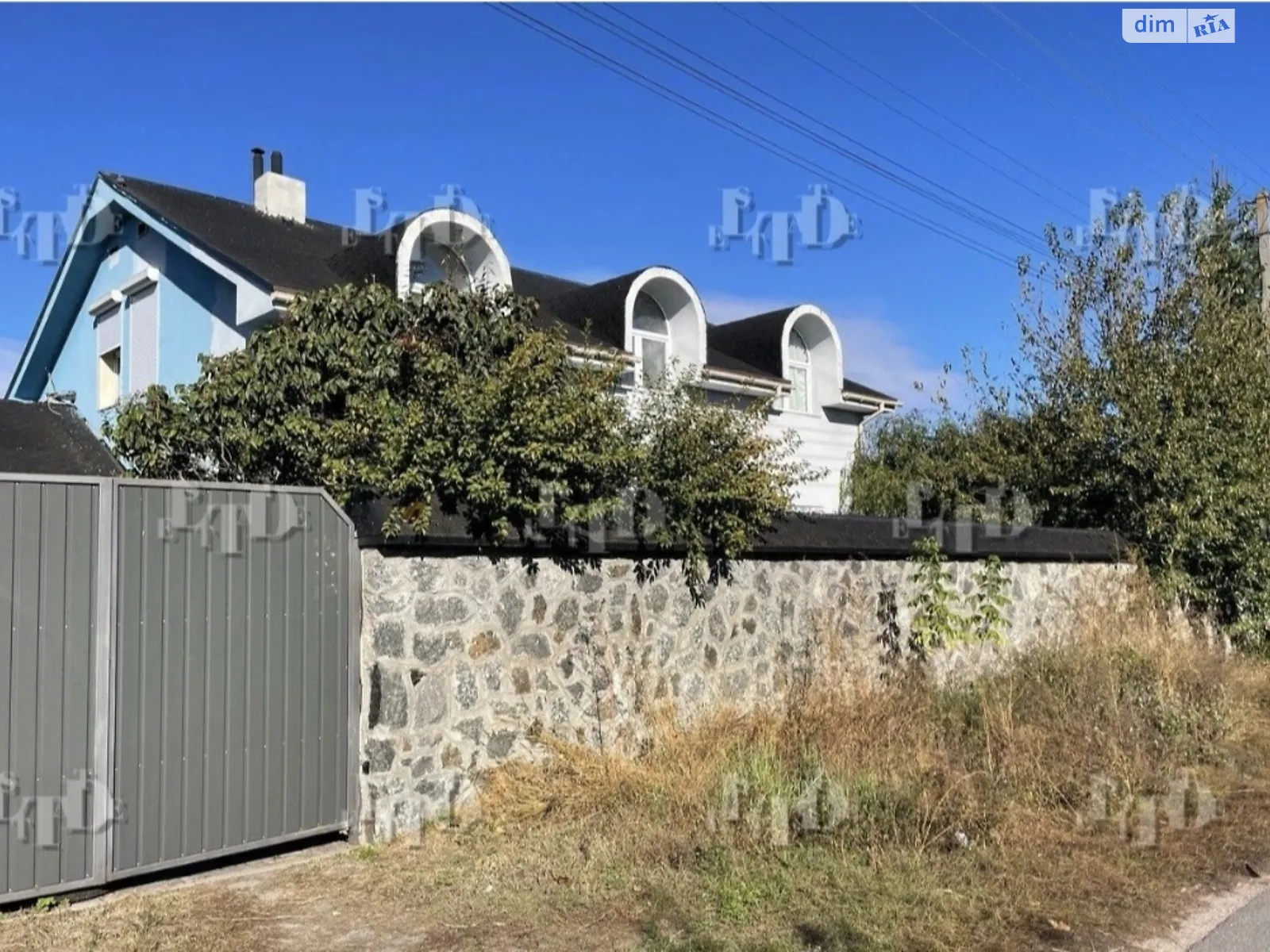 Продается дом на 2 этажа 240 кв. м с беседкой, цена: 199000 $ - фото 1