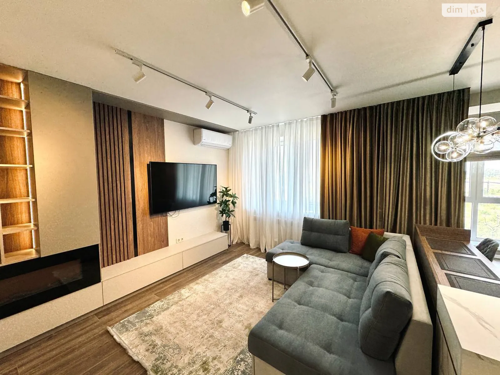 Продается 2-комнатная квартира 70 кв. м в Днепре, ул. Евгения Чикаленко(Аржанова), 1 - фото 1