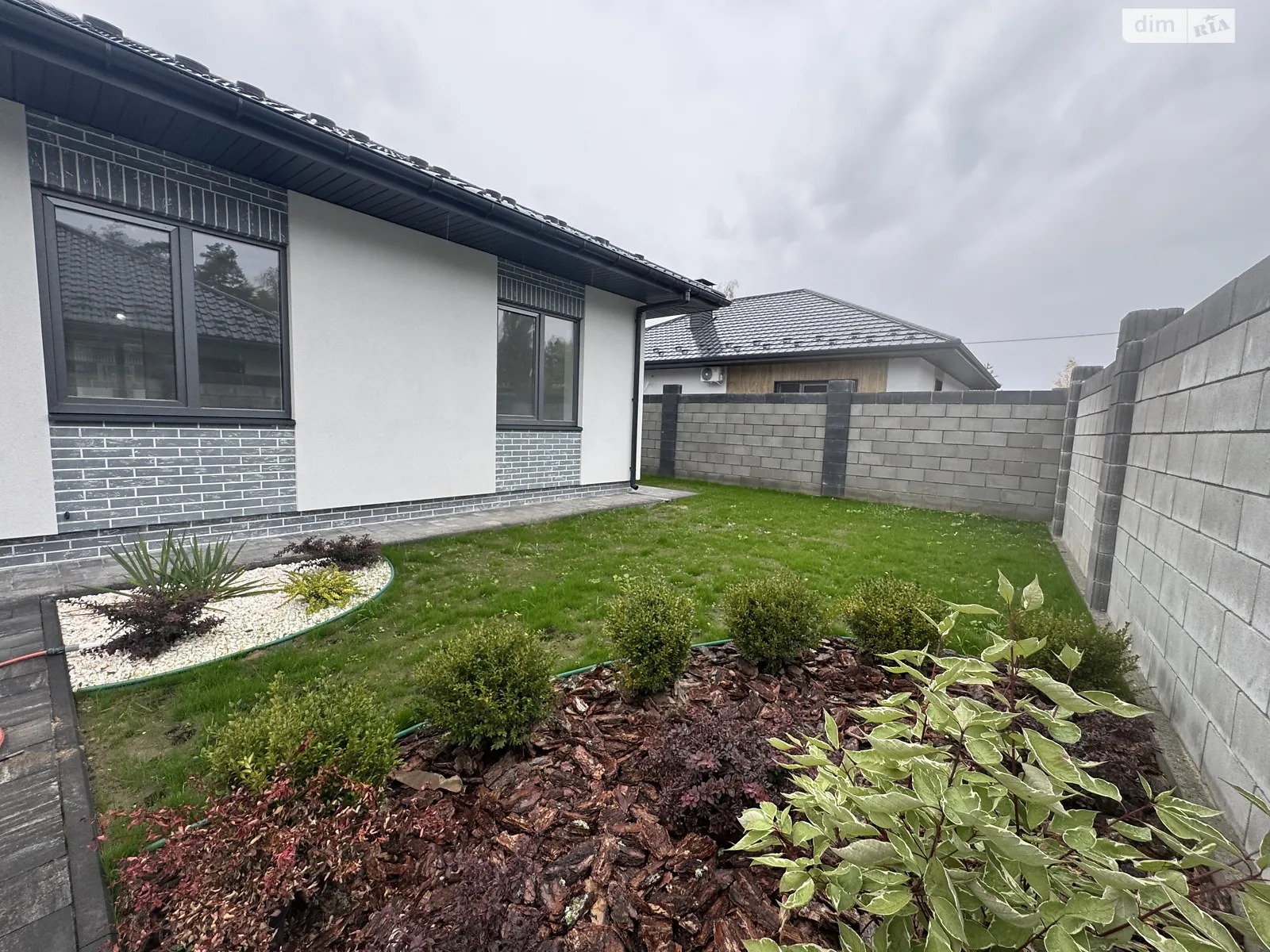 Продается одноэтажный дом 98 кв. м с беседкой, цена: 160000 $ - фото 1