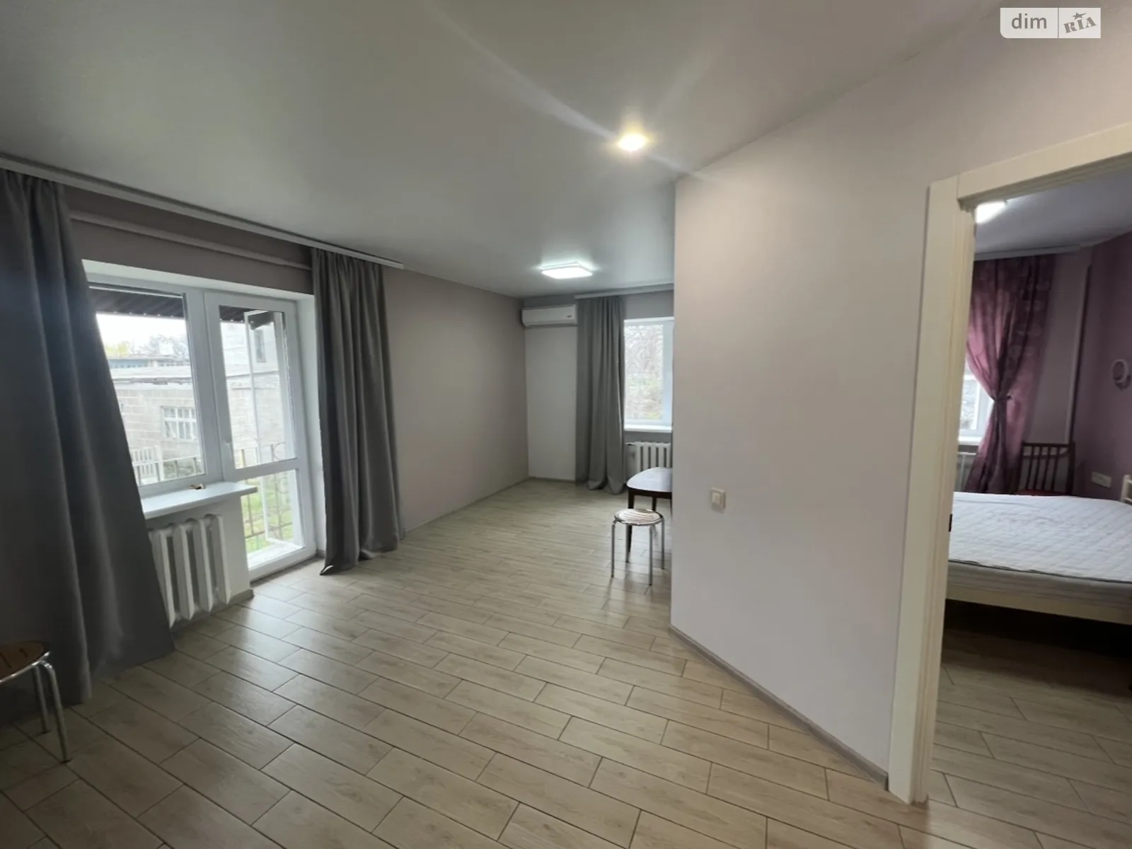 Продается 1-комнатная квартира 45.8 кв. м в Слобожанском, ул. Тепличная - фото 1