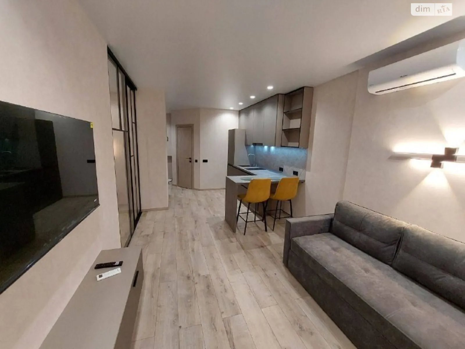 Сдается в аренду 1-комнатная квартира 42 кв. м в Днепре, ул. Космическая, 5 - фото 1