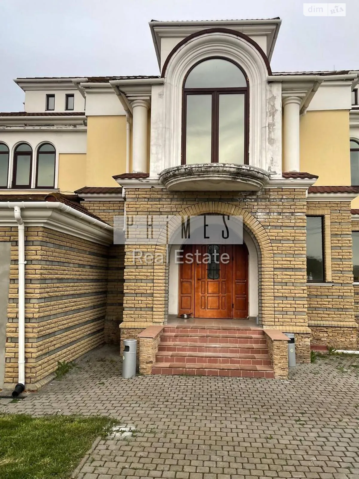 Сдается в аренду дом на 3 этажа 715 кв. м с баней/сауной, цена: 13500 $ - фото 1