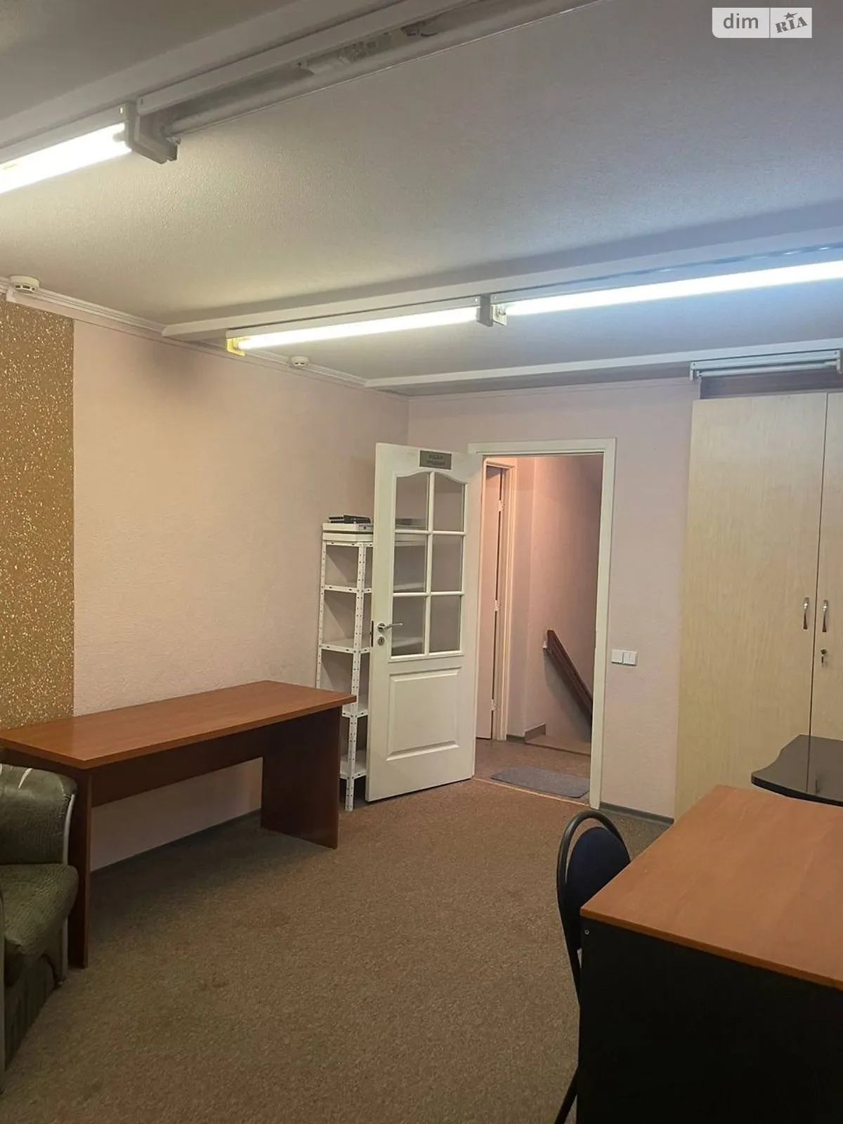 Сдается в аренду офис 67 кв. м в бизнес-центре, цена: 20000 грн - фото 1