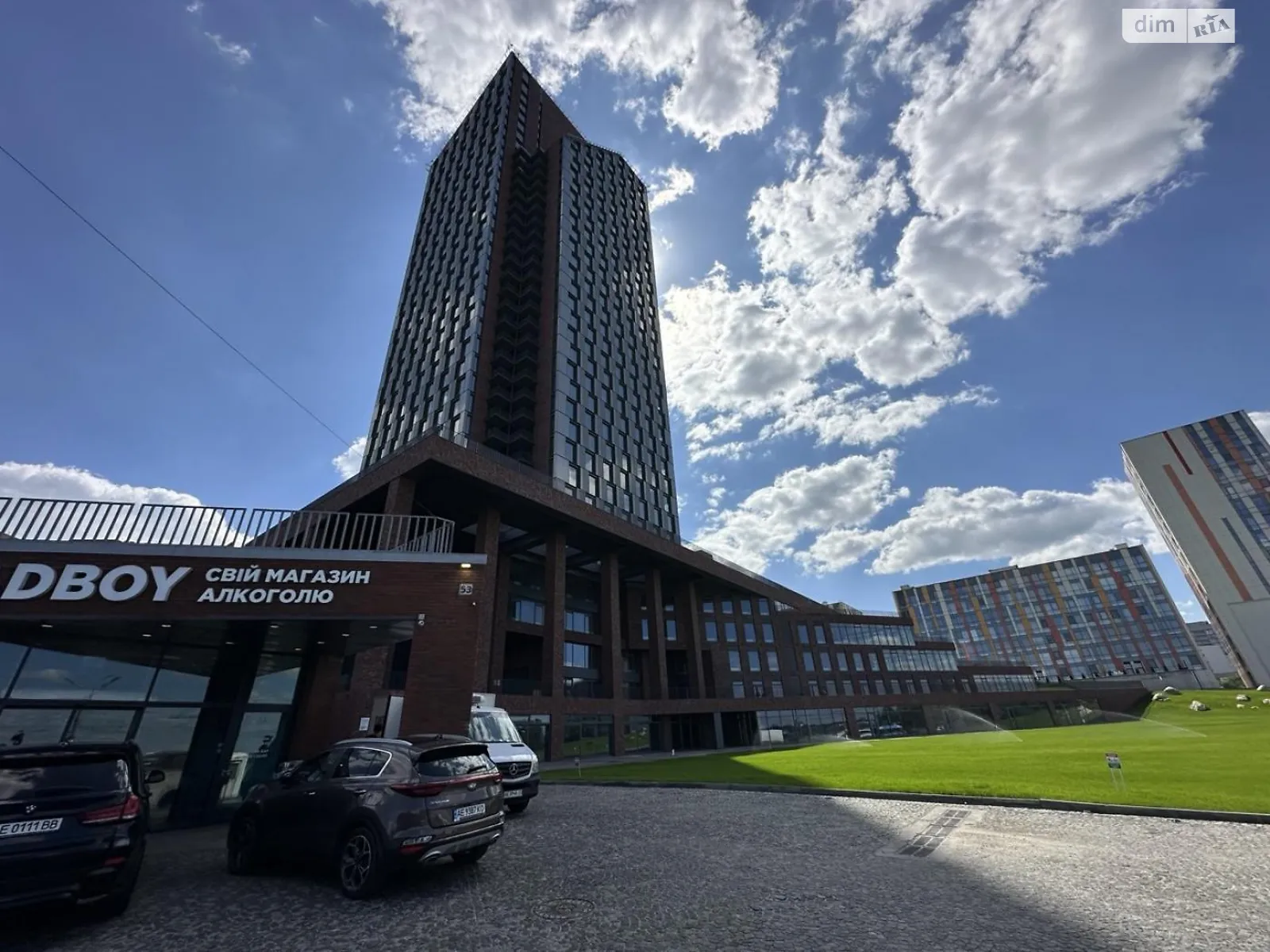 Сдается в аренду офис 170 кв. м в бизнес-центре, цена: 2600 $ - фото 1