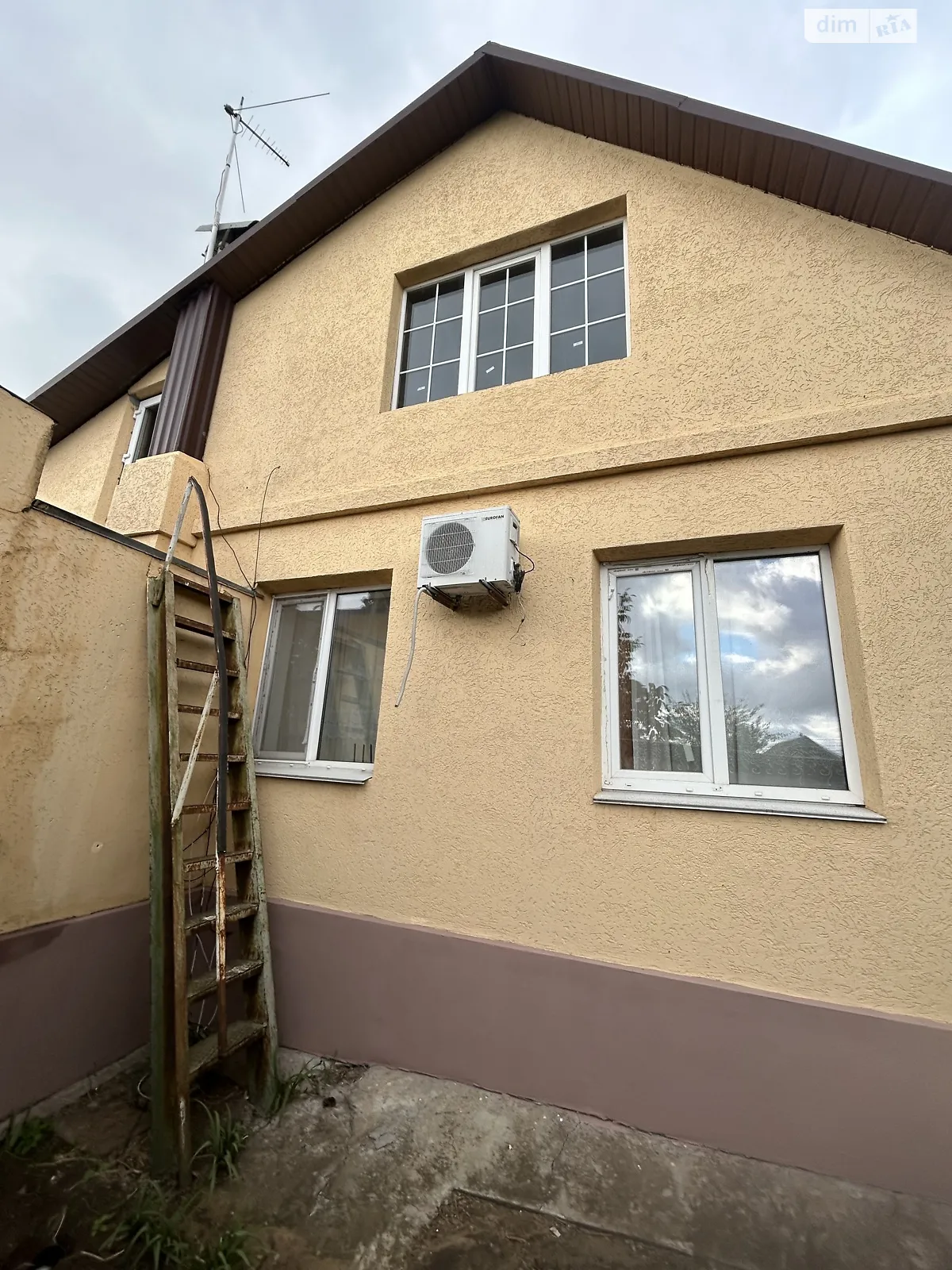 Продается дом на 2 этажа 98 кв. м с участком, цена: 60000 $ - фото 1