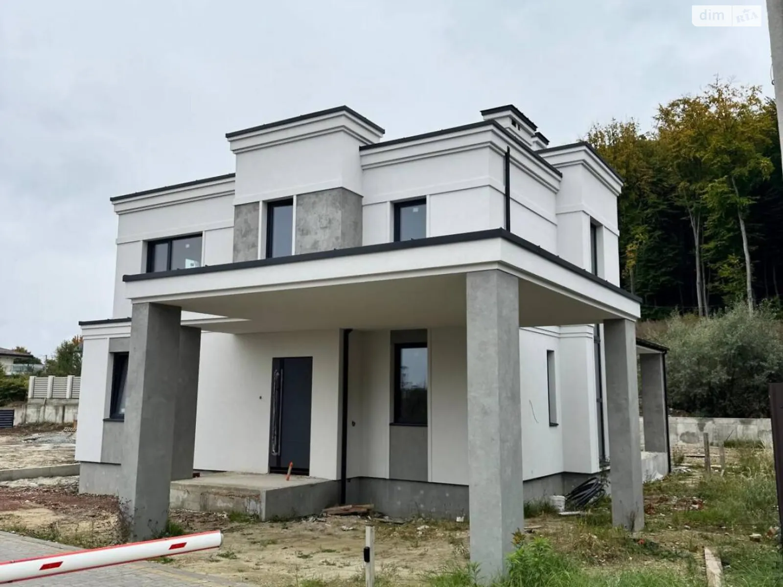 Продается дом на 2 этажа 224 кв. м с баней/сауной, цена: 345000 $ - фото 1