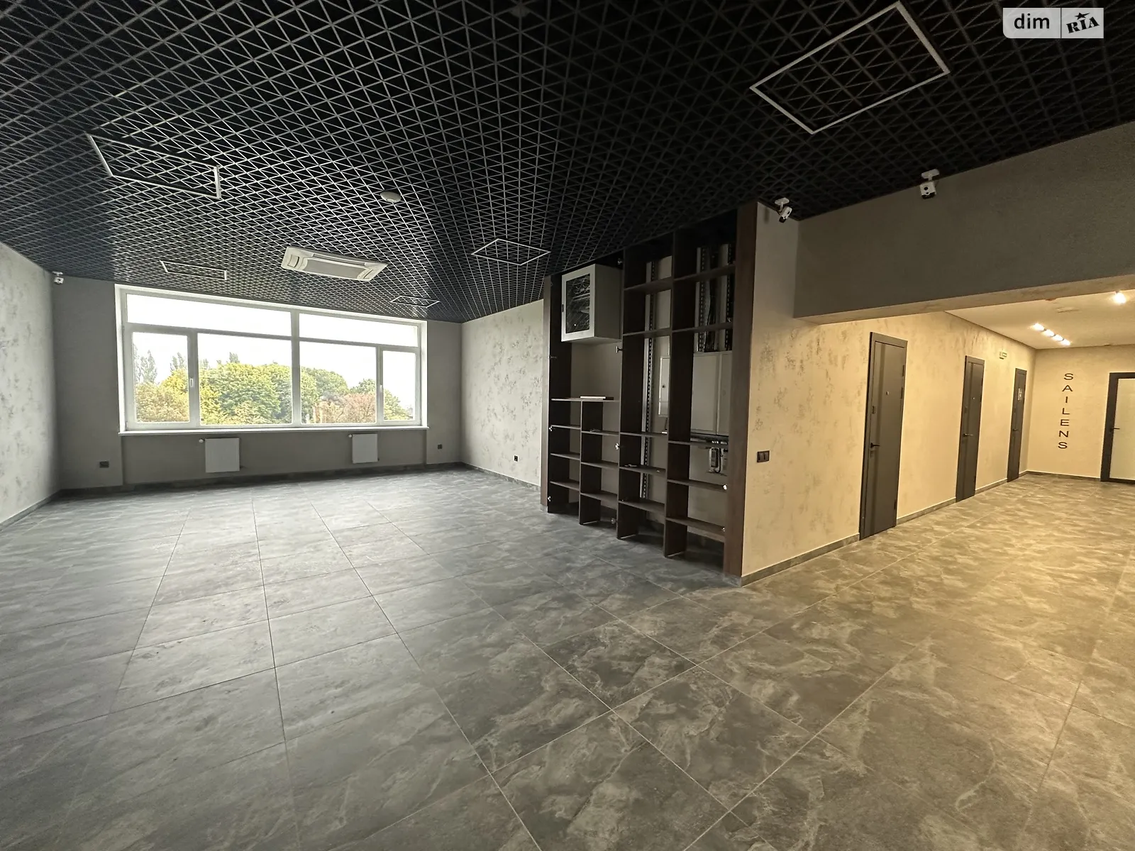Сдается в аренду офис 20 кв. м в бизнес-центре, цена: 240 $ - фото 1