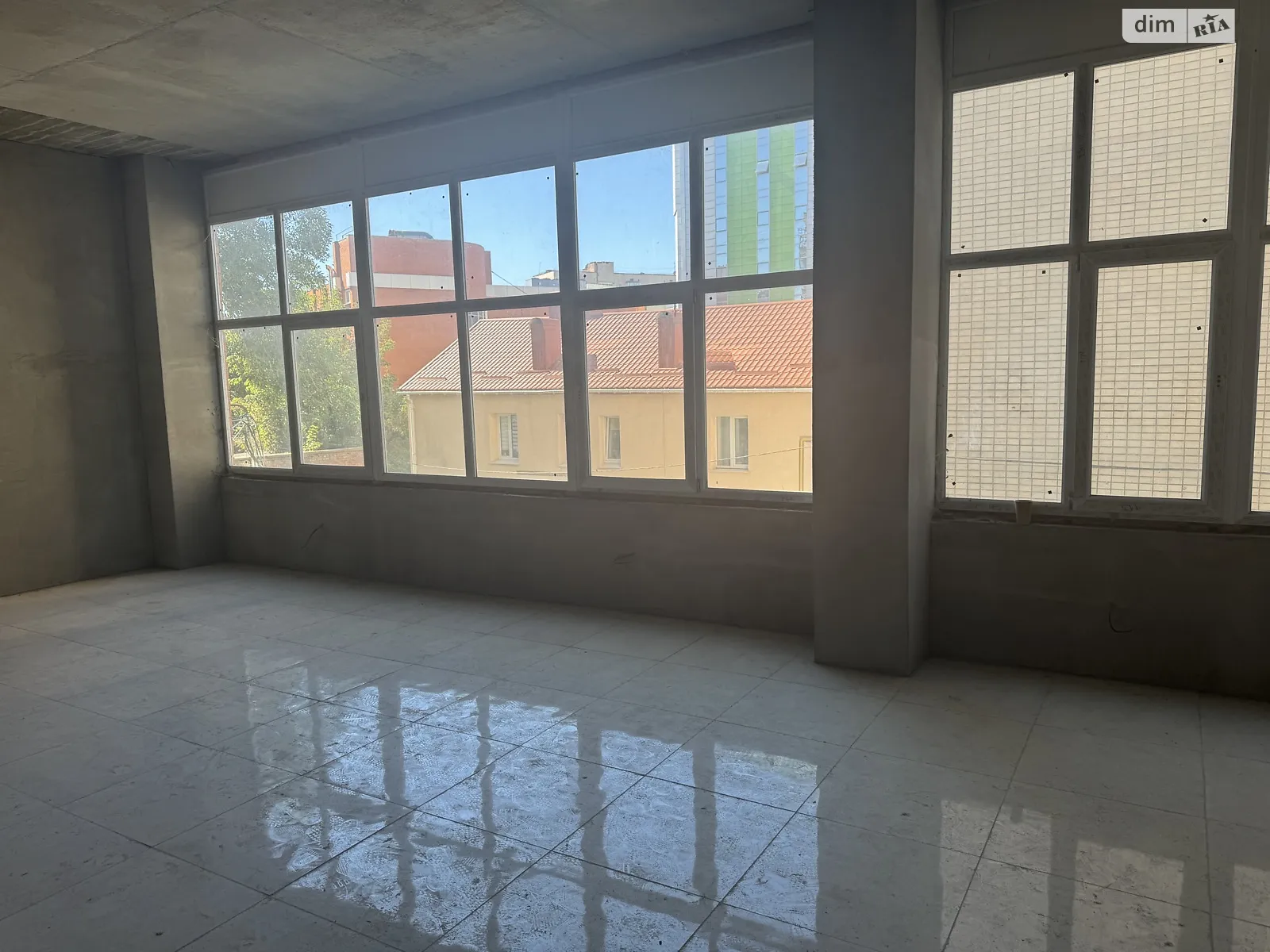 Сдается в аренду офис 65 кв. м в бизнес-центре, цена: 16990 грн - фото 1