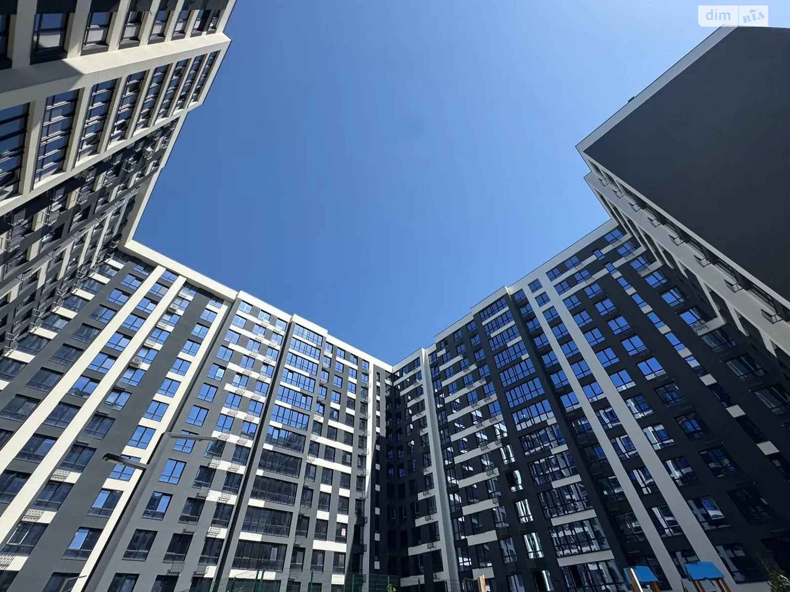 Продається 1-кімнатна квартира 40 кв. м у Івано-Франківську, вул. Хіміків, 28 корпус 22 - фото 1