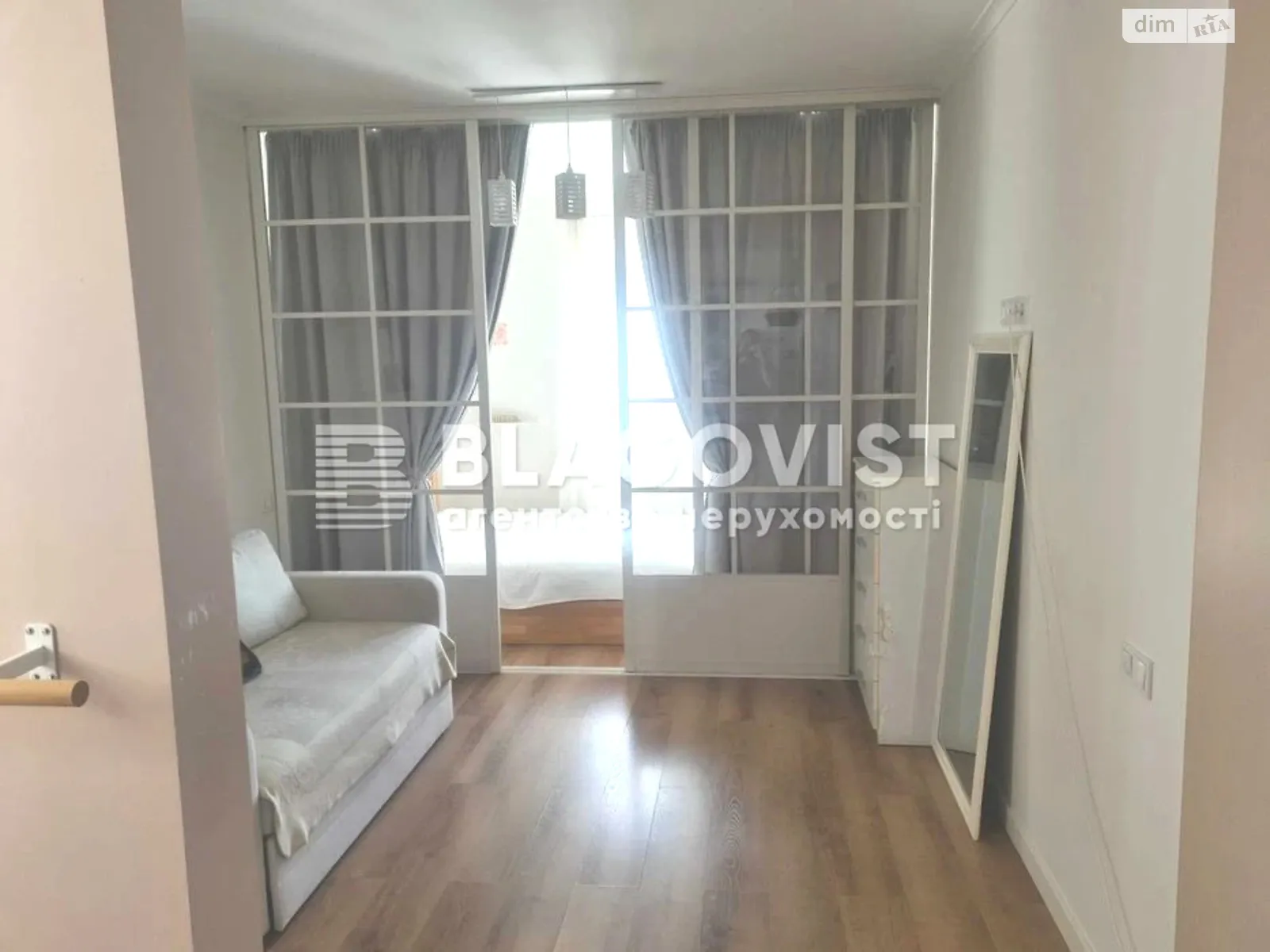 Продается 1-комнатная квартира 41.7 кв. м в Киеве, ул. Юрия Шумского, 3Г - фото 1