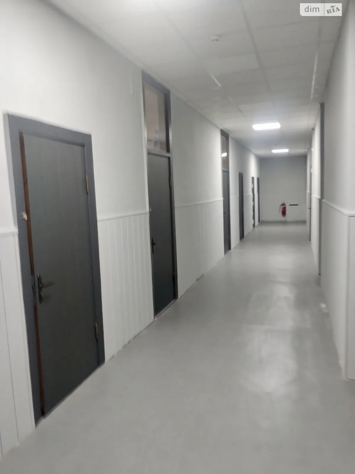 Сдается в аренду офис 20 кв. м в бизнес-центре, цена: 2100 грн - фото 1