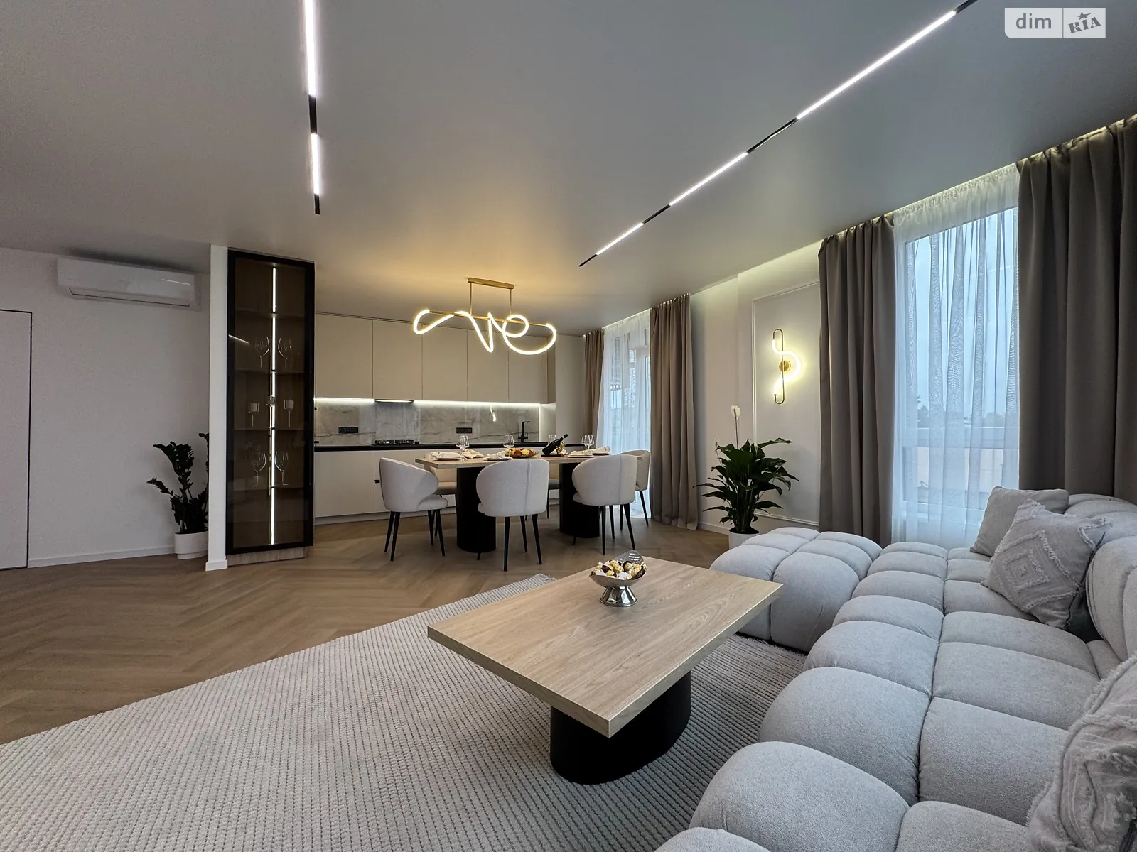 Продается 2-комнатная квартира 97 кв. м в Ивано-Франковске - фото 1