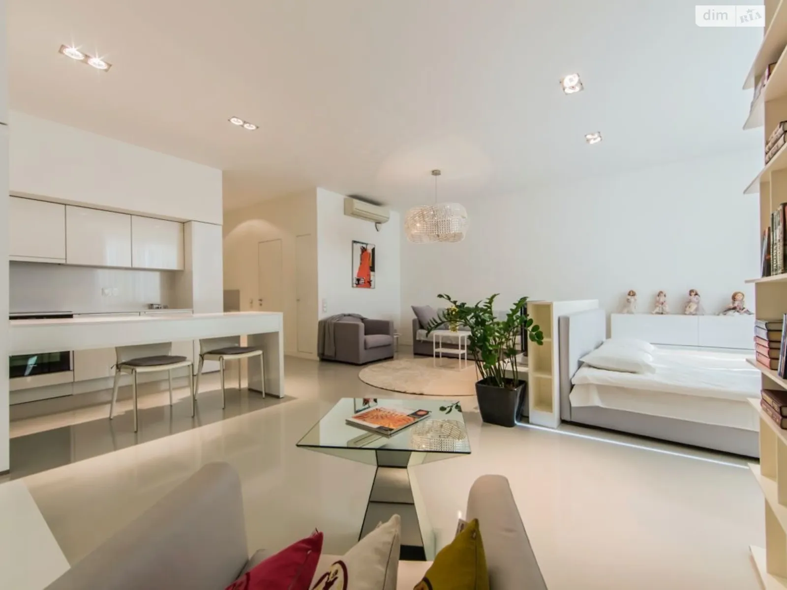 Сдается в аренду 1-комнатная квартира 60.1 кв. м в Киеве, бул. Тараса Шевченко, 33Б - фото 1