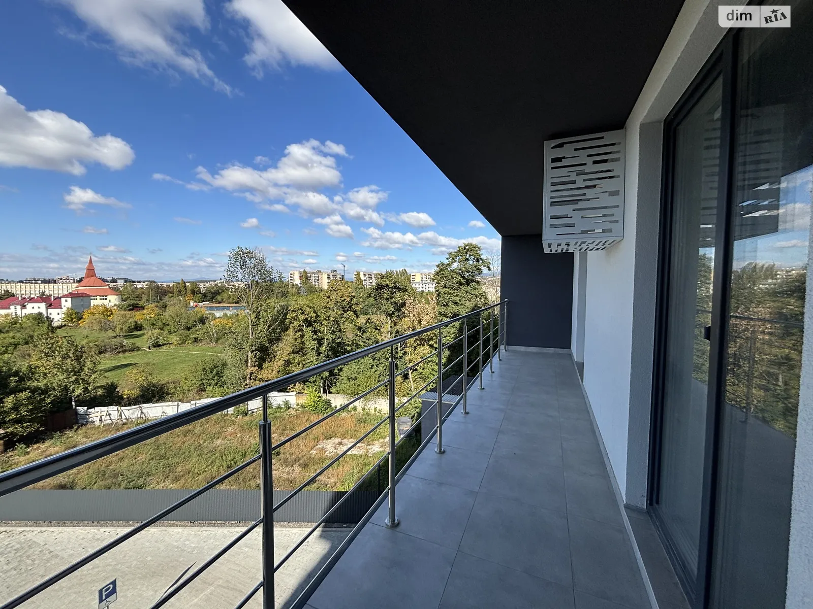 Продается 1-комнатная квартира 59.6 кв. м в Ужгороде, ул. Минайская, 14В - фото 1