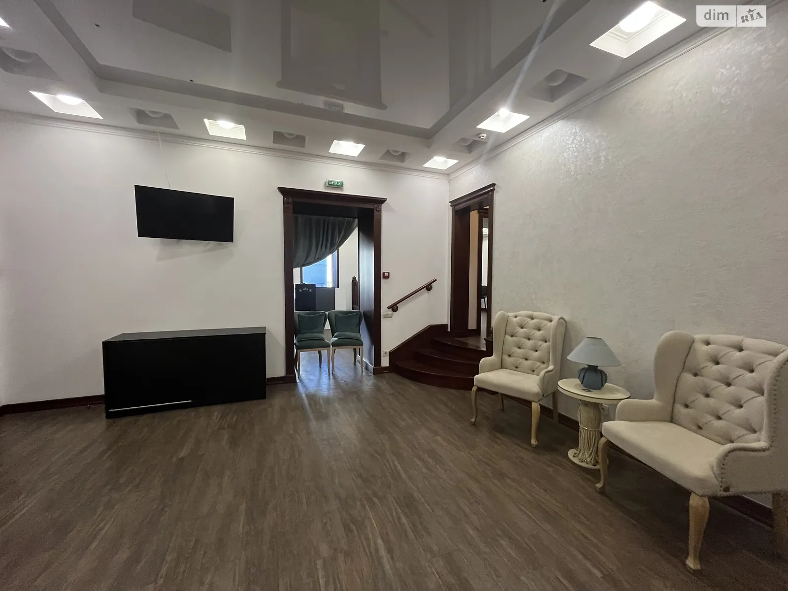 Сдается в аренду помещения свободного назначения 139.9 кв. м в 5-этажном здании, цена: 2200 $ - фото 1