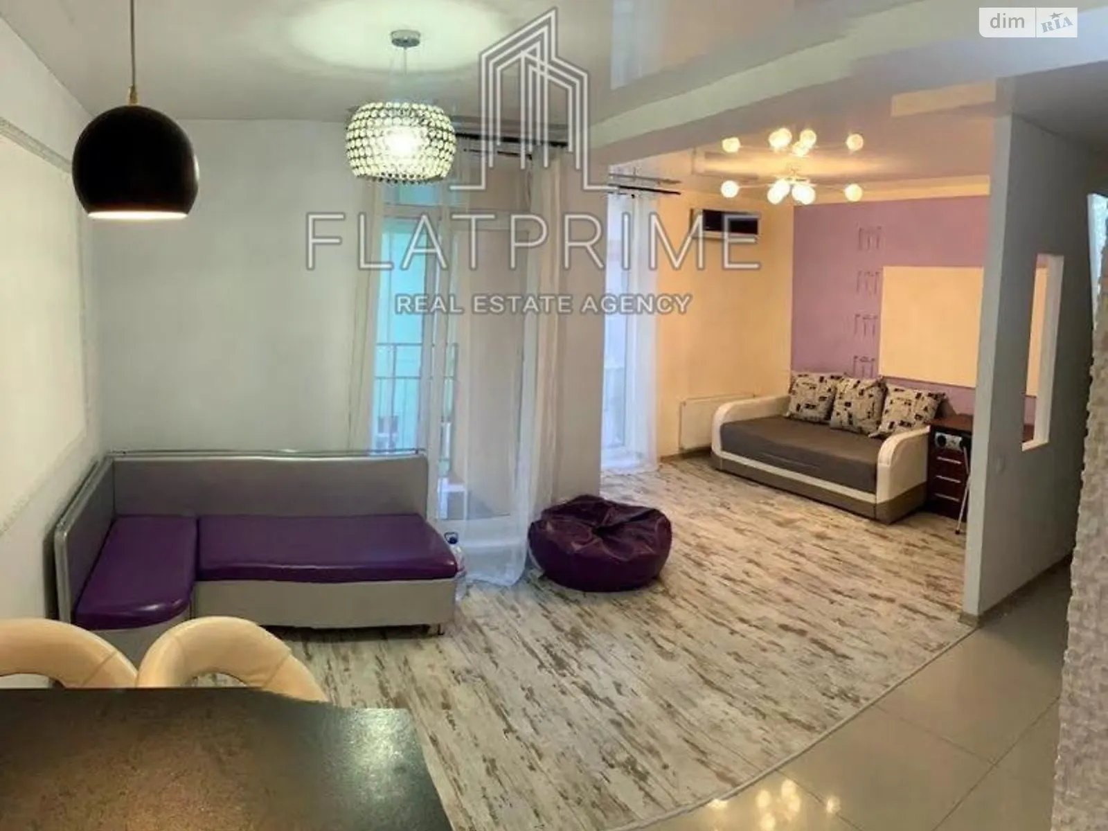 Продается 1-комнатная квартира 40 кв. м в Киеве, ул. Регенераторная, 4  - фото 1