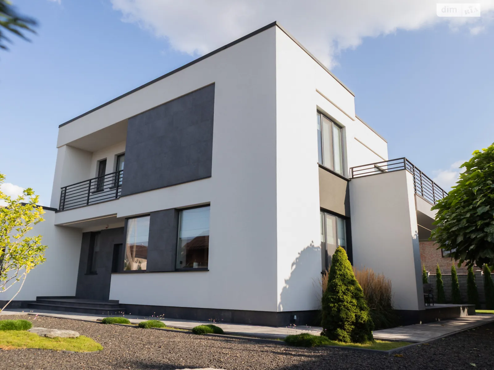 Продается дом на 2 этажа 198.5 кв. м с баней/сауной, цена: 565000 $ - фото 1