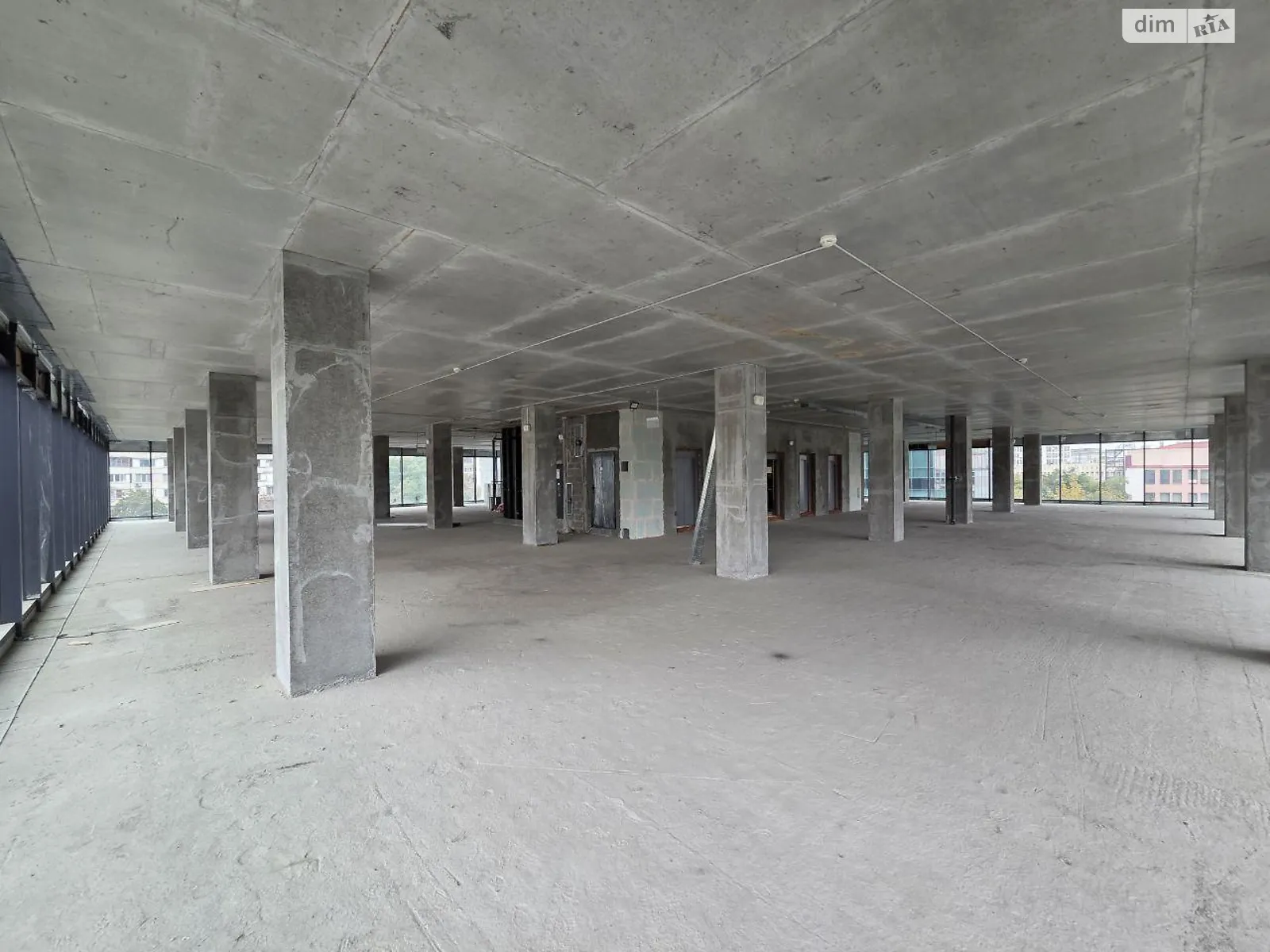 Сдается в аренду офис 2500 кв. м в бизнес-центре, цена: 40000 $ - фото 1