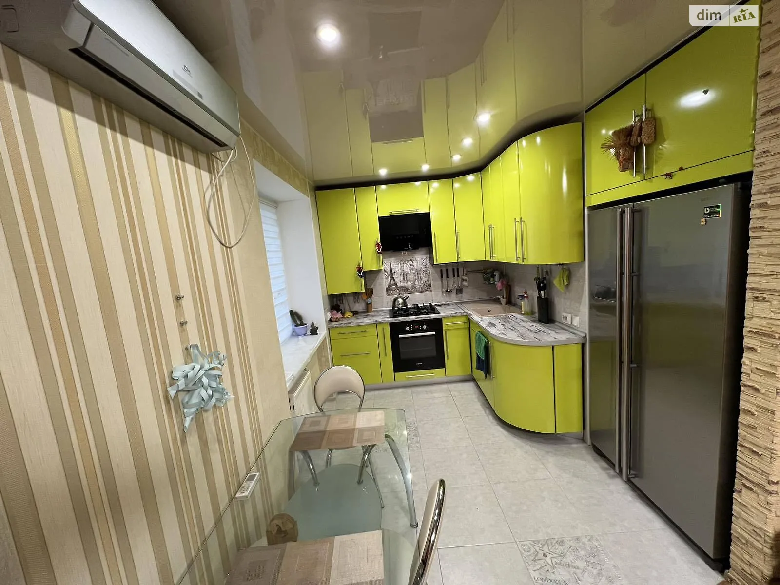 Продается 3-комнатная квартира 64.4 кв. м в Изюме, ул. Южная, 24 - фото 1