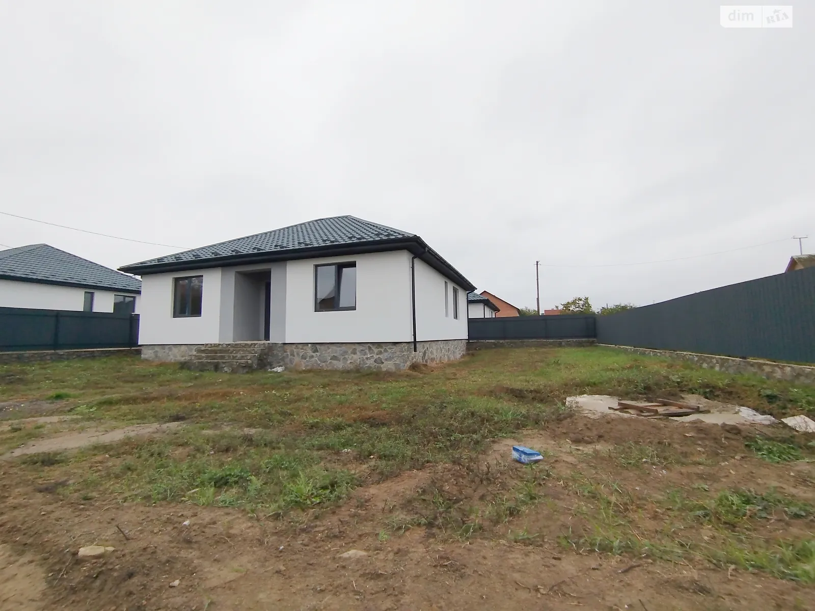 Продается одноэтажный дом 100 кв. м с верандой, цена: 69000 $ - фото 1