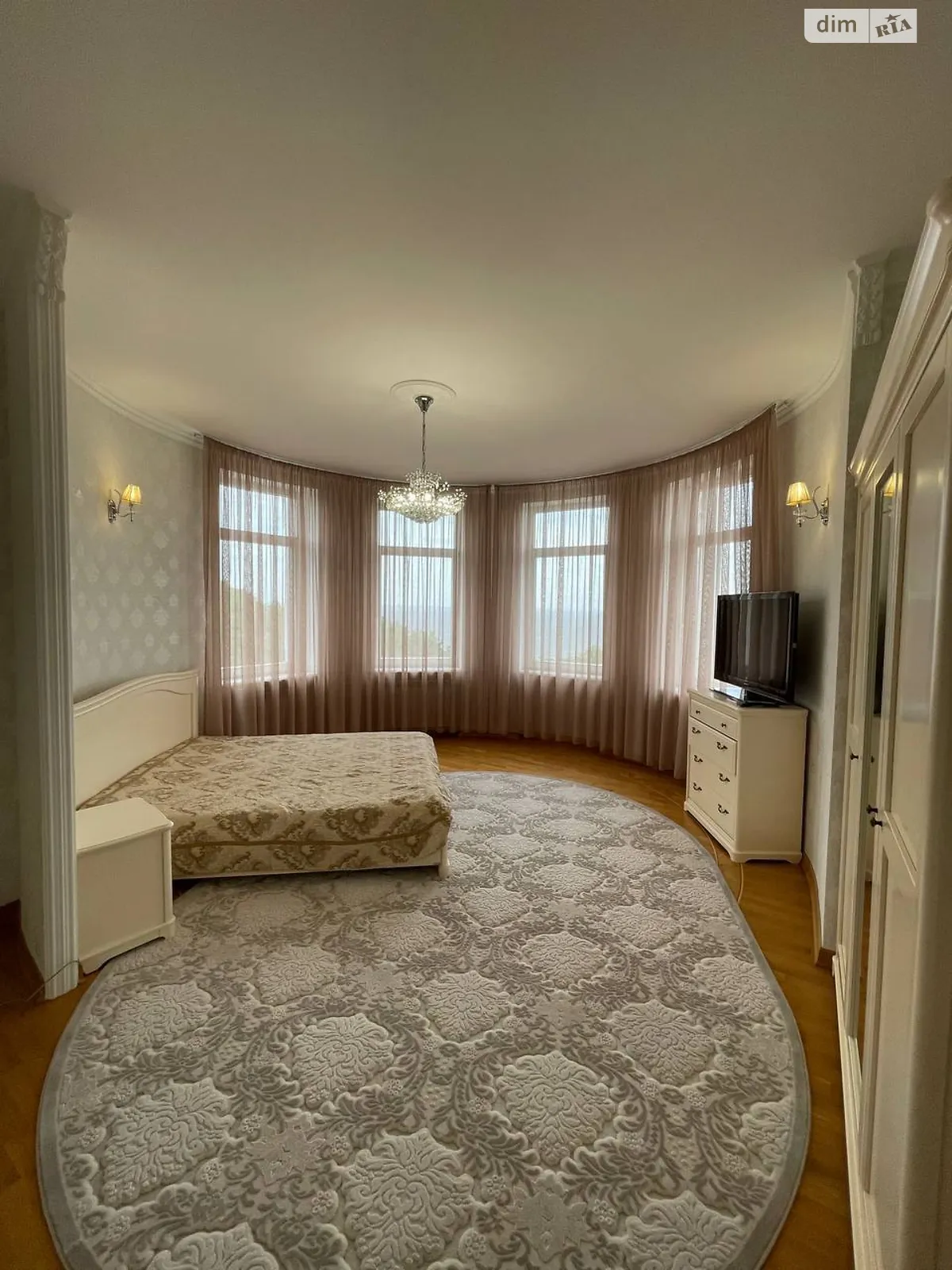 Продается 3-комнатная квартира 154 кв. м в Одессе, пер. Каркашадзе - фото 1