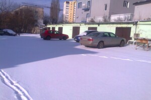 Сниму гараж в Каменце-Подольском долгосрочно
