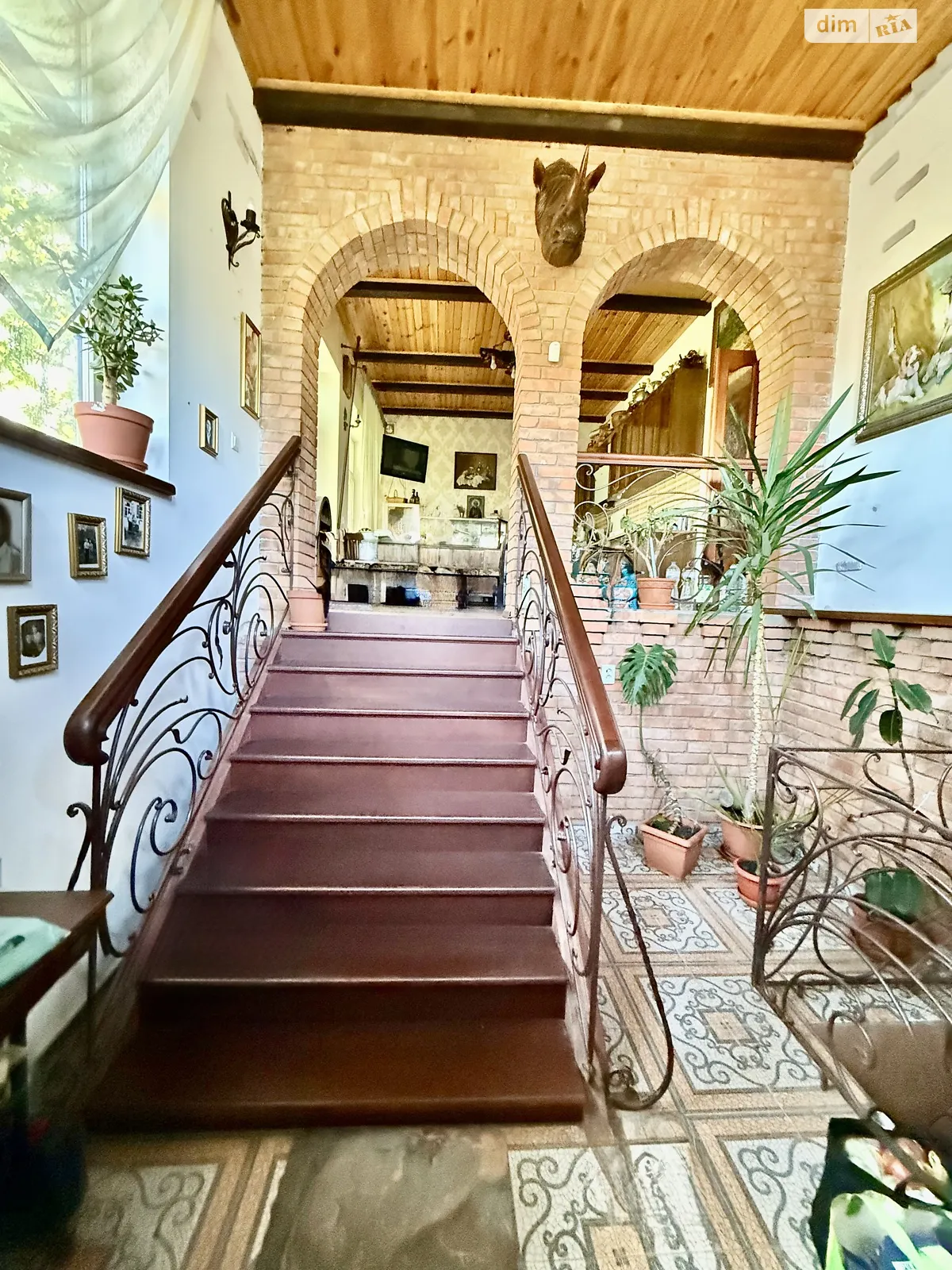 Продается дом на 2 этажа 280 кв. м с гаражом, цена: 159900 $ - фото 1