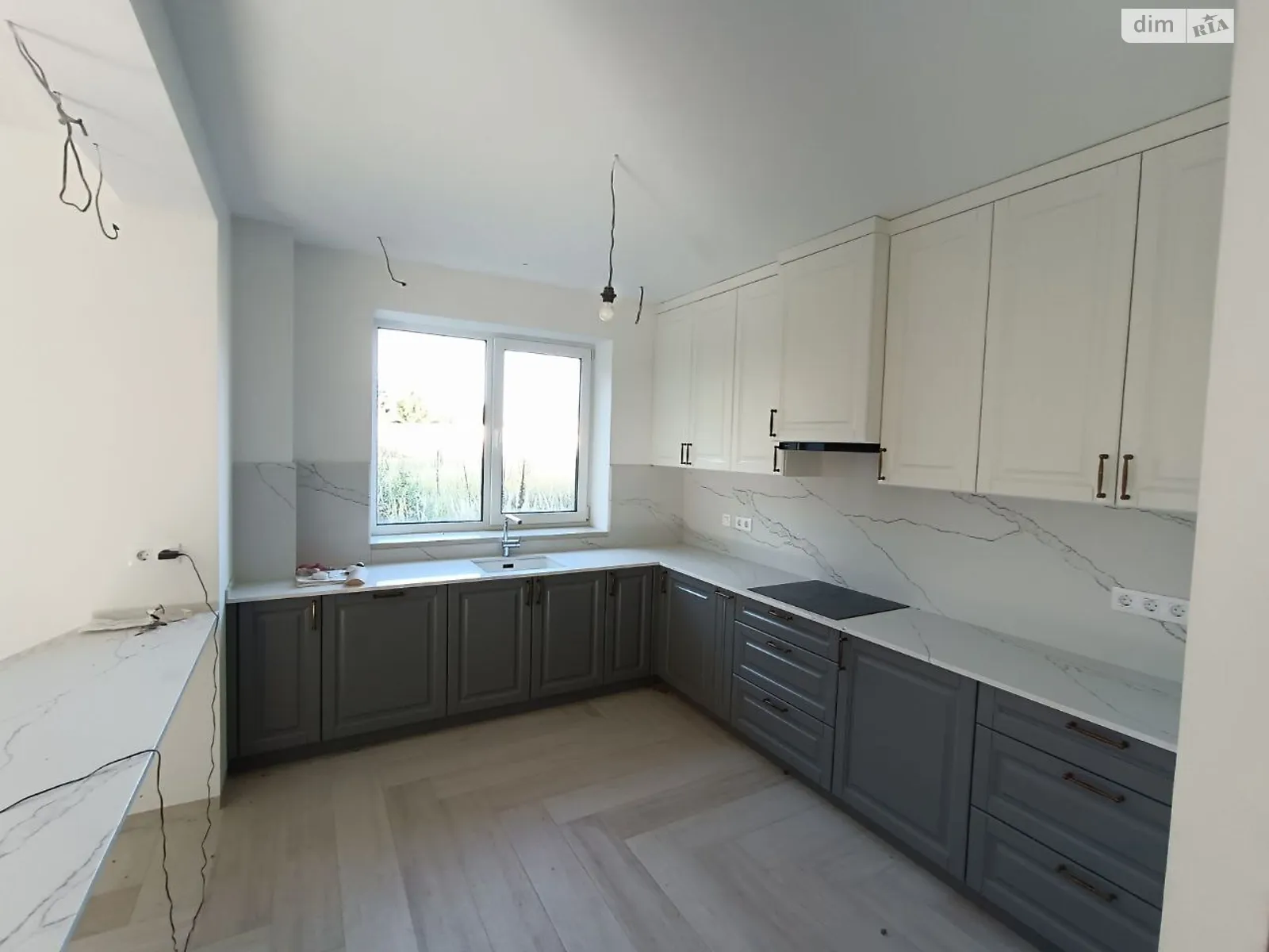 Продается дом на 2 этажа 187.2 кв. м с балконом, цена: 300990 $ - фото 1