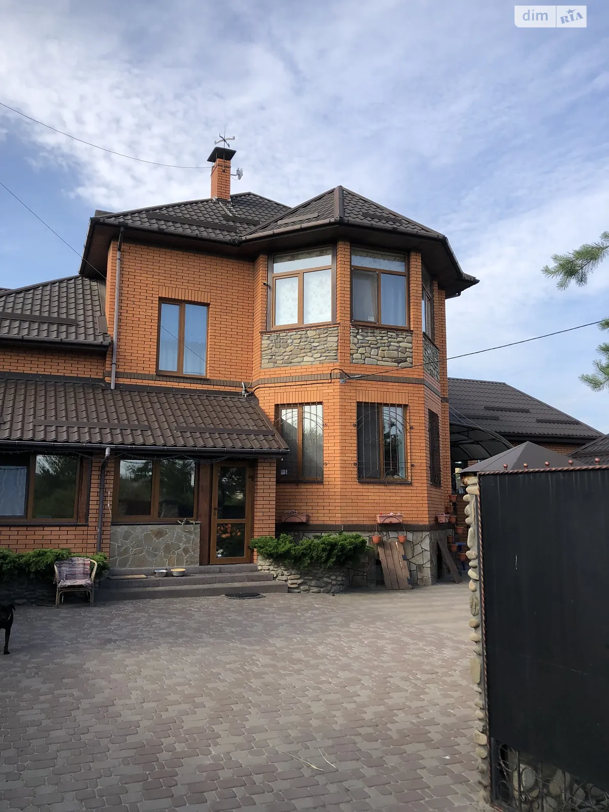Продается дом на 2 этажа 320 кв. м с мансардой, цена: 300000 $ - фото 1