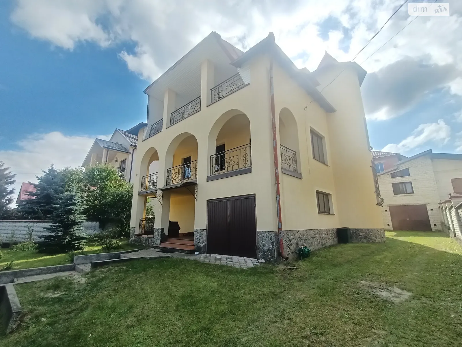 Продається будинок 3 поверховий 320 кв. м з меблями, цена: 160000 $ - фото 1