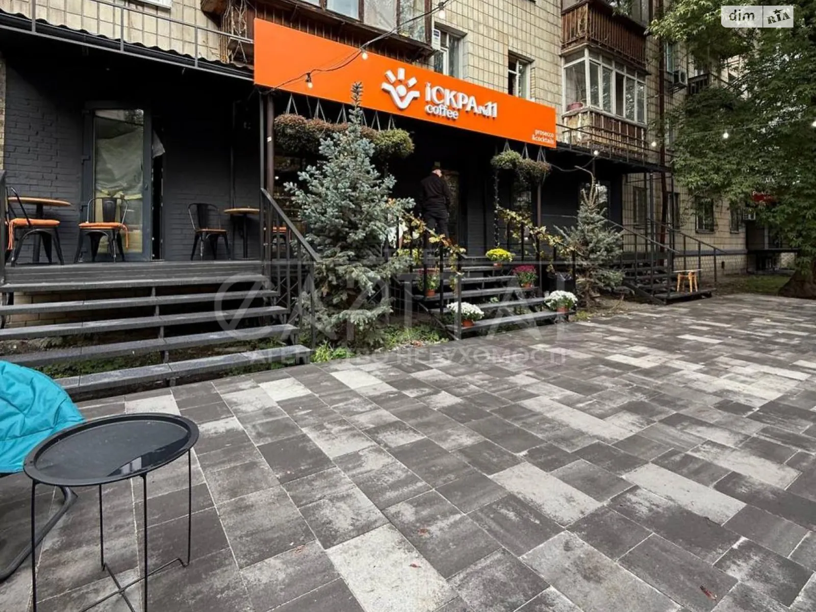 Сдается в аренду офис 45 кв. м в бизнес-центре, цена: 1400 $ - фото 1