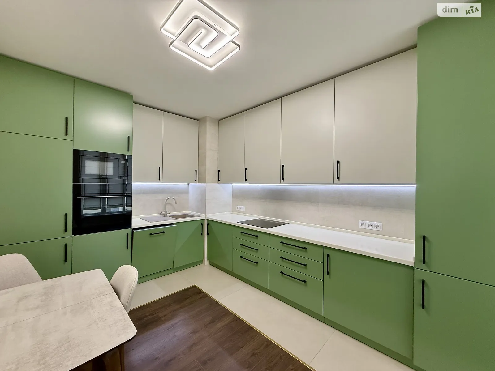 Продается 3-комнатная квартира 97 кв. м в Николаеве, ул. Леваневцев, 30/3 - фото 1