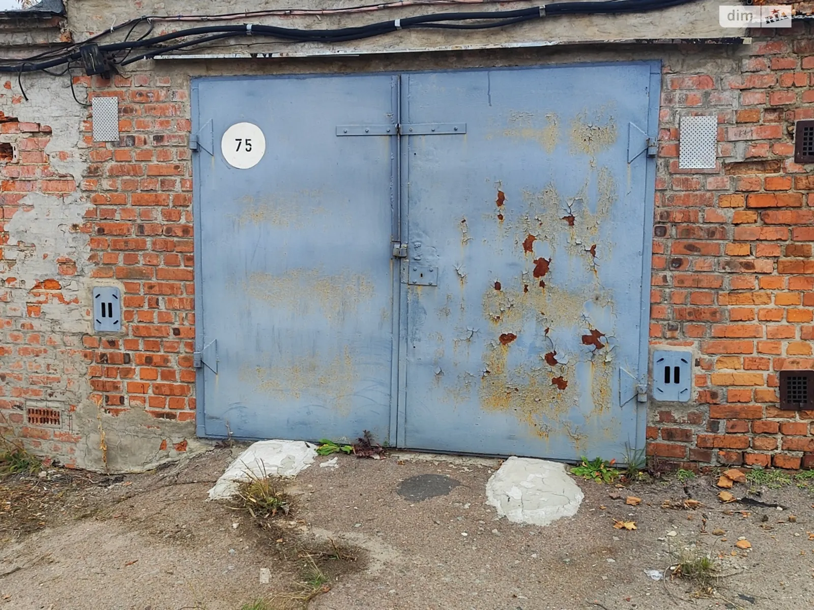 Продается место в гаражном кооперативе под легковое авто на 18 кв. м, цена: 3000 $ - фото 1